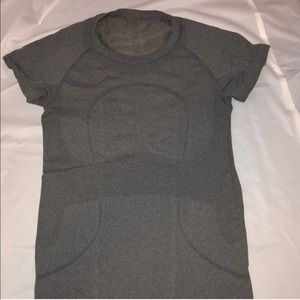Short sleeve workout top